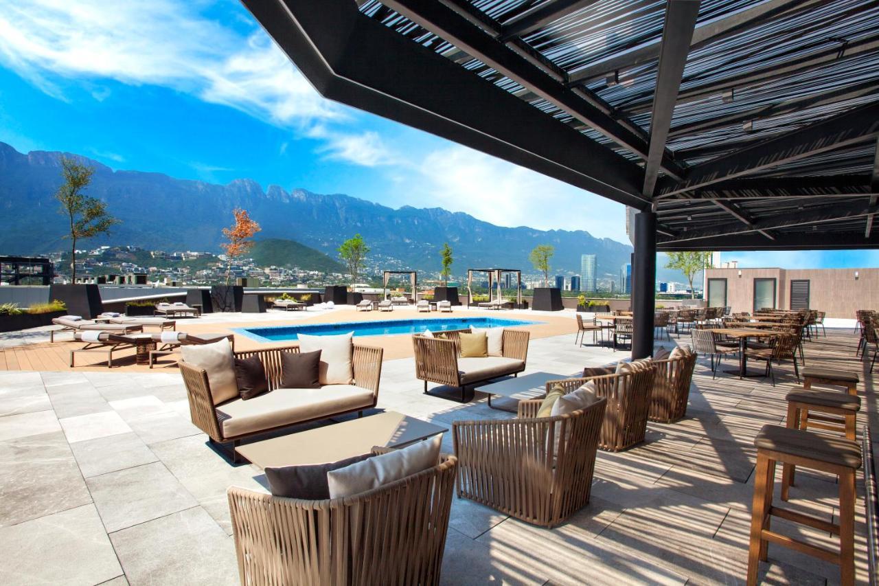 Camino Real Fashion Drive Monterrey Hotel San Pedro Garza Garcia Exterior photo The hotel's rooftop pool