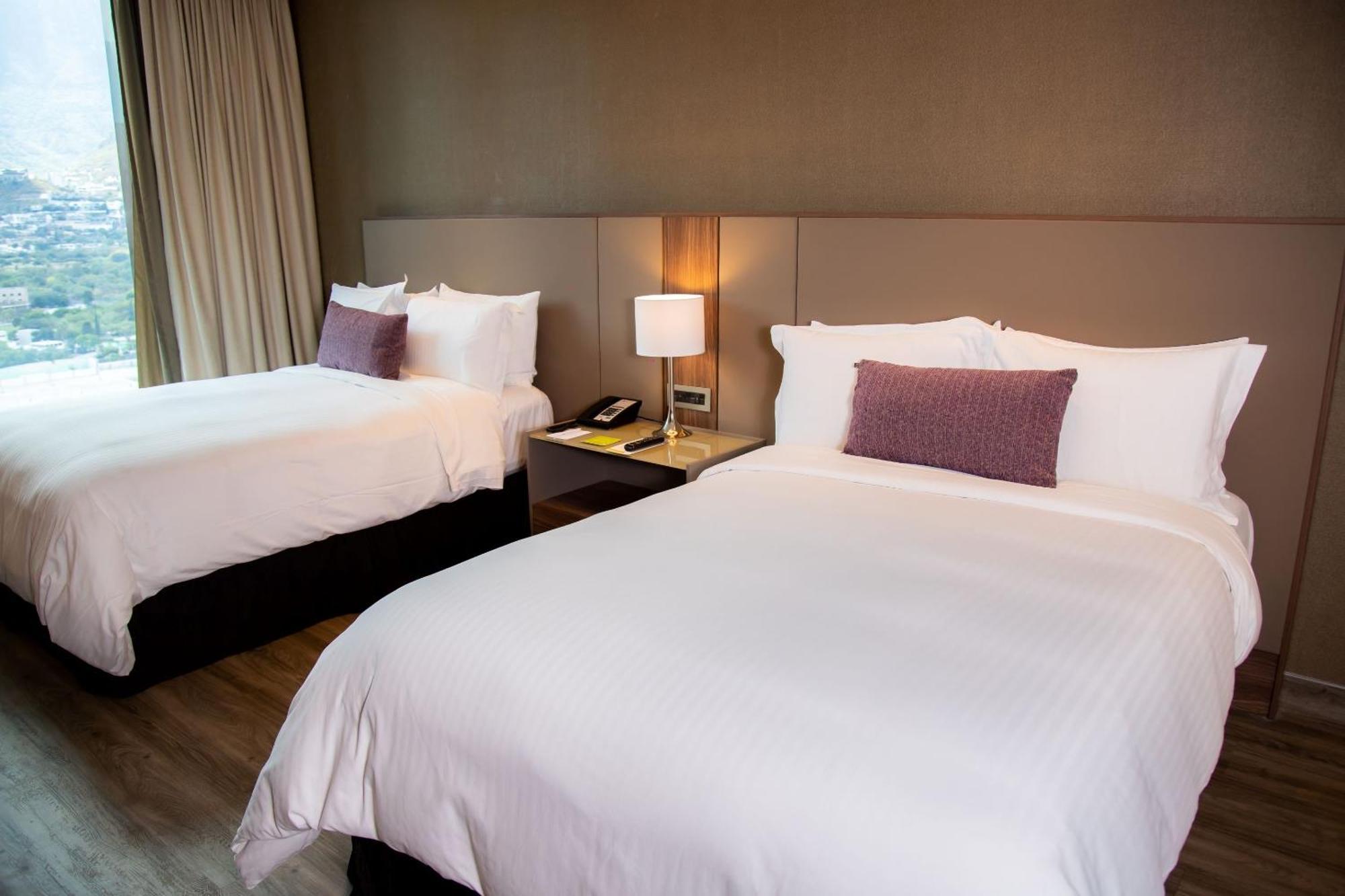 Camino Real Fashion Drive Monterrey Hotel San Pedro Garza Garcia Exterior photo A room at the hotel